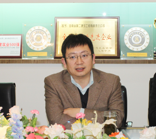 拼搏手机版（中国）董事长黄道元对左总一行到来表示热烈欢迎