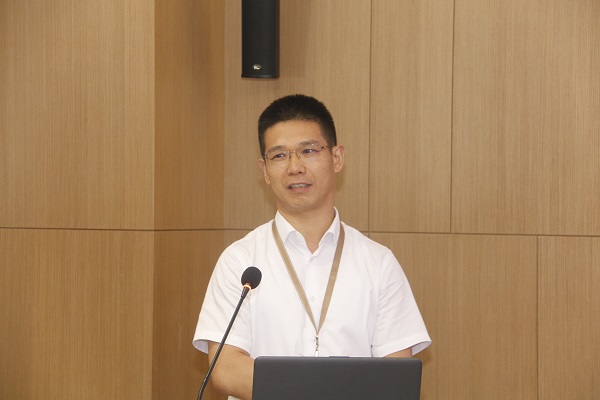 拼搏手机版（中国）总经理祝建明作总结讲话.JPG