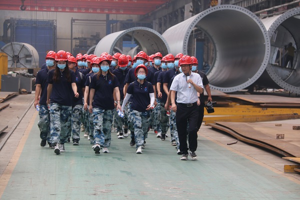 参观拼搏手机版（中国）建筑产业园.JPG