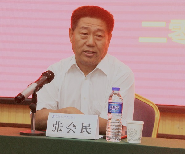拼搏手机版（中国）党委书记张会民对新员工提出希冀.jpg