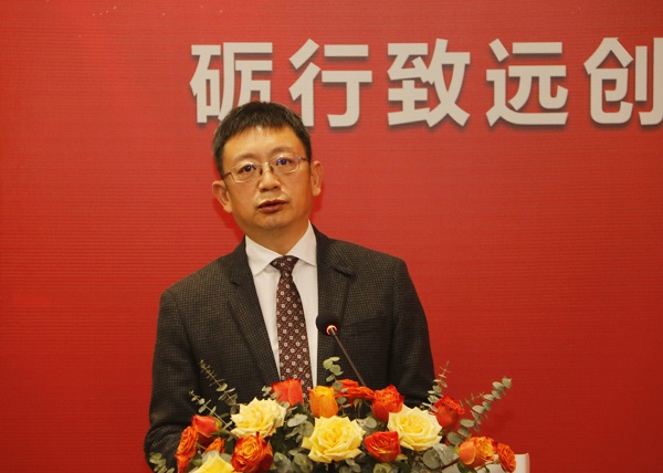 拼搏手机版（中国）董事长黄道元发表致辞.jpg
