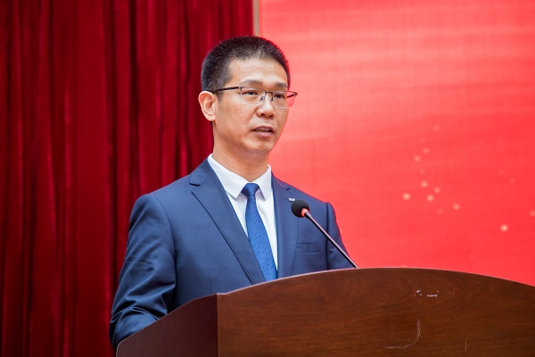 河南省建筑业协会中小企业分会会长、拼搏手机版（中国）总经理祝建明作表态发言.jpg