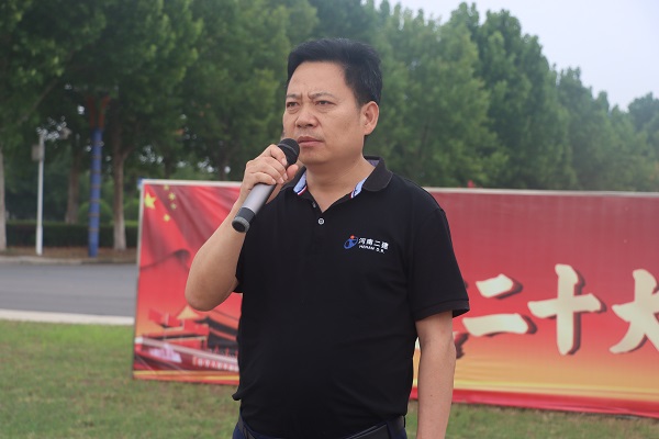 拼搏手机版（中国）人力资源部部长夏卫新致欢迎词.JPG