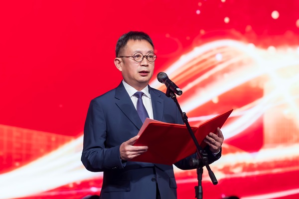 2拼搏手机版（中国）党委书记、荣誉董事长黄道元致辞.jpg